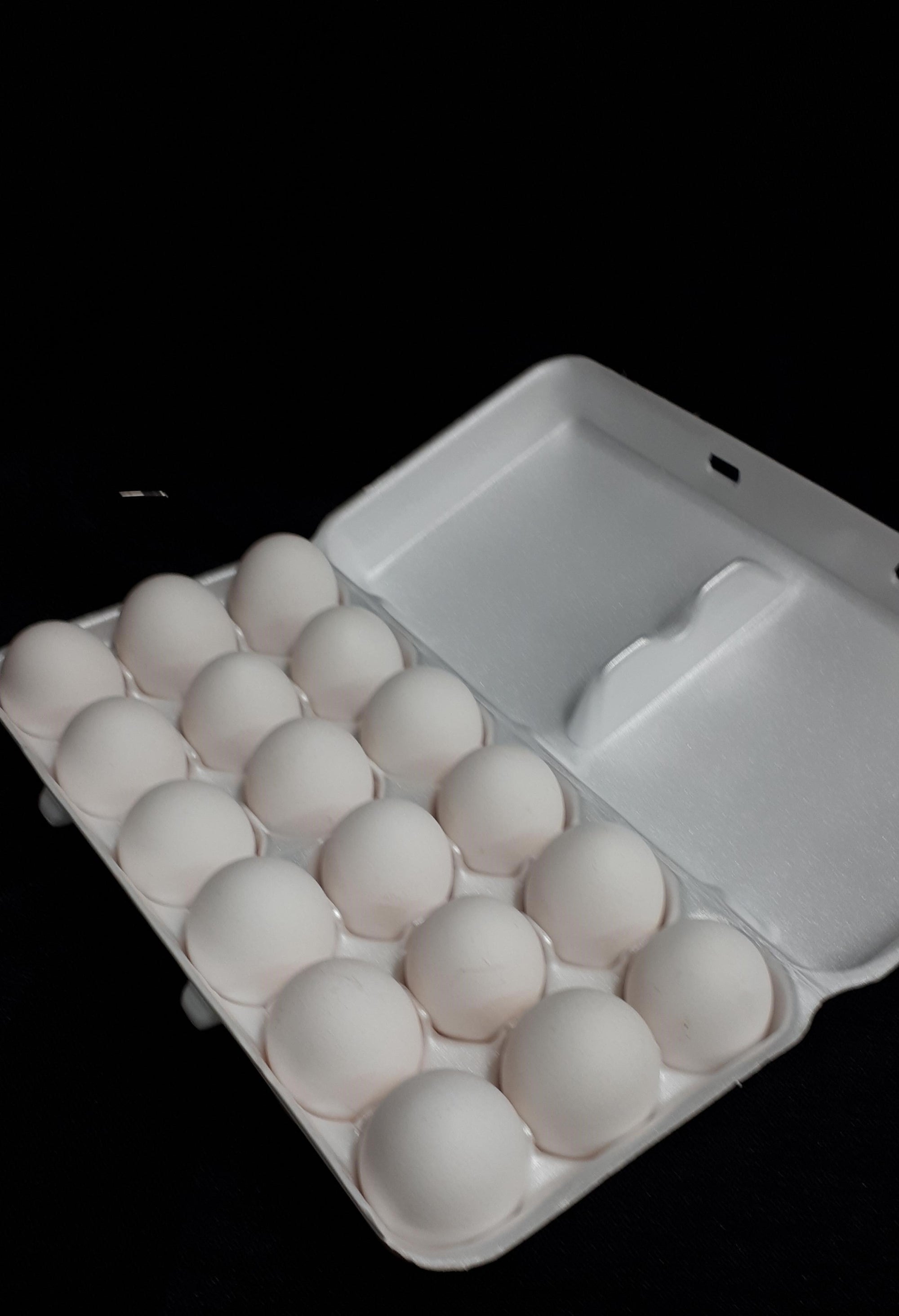 Eggs Farm Fresh White 1.5 dozen