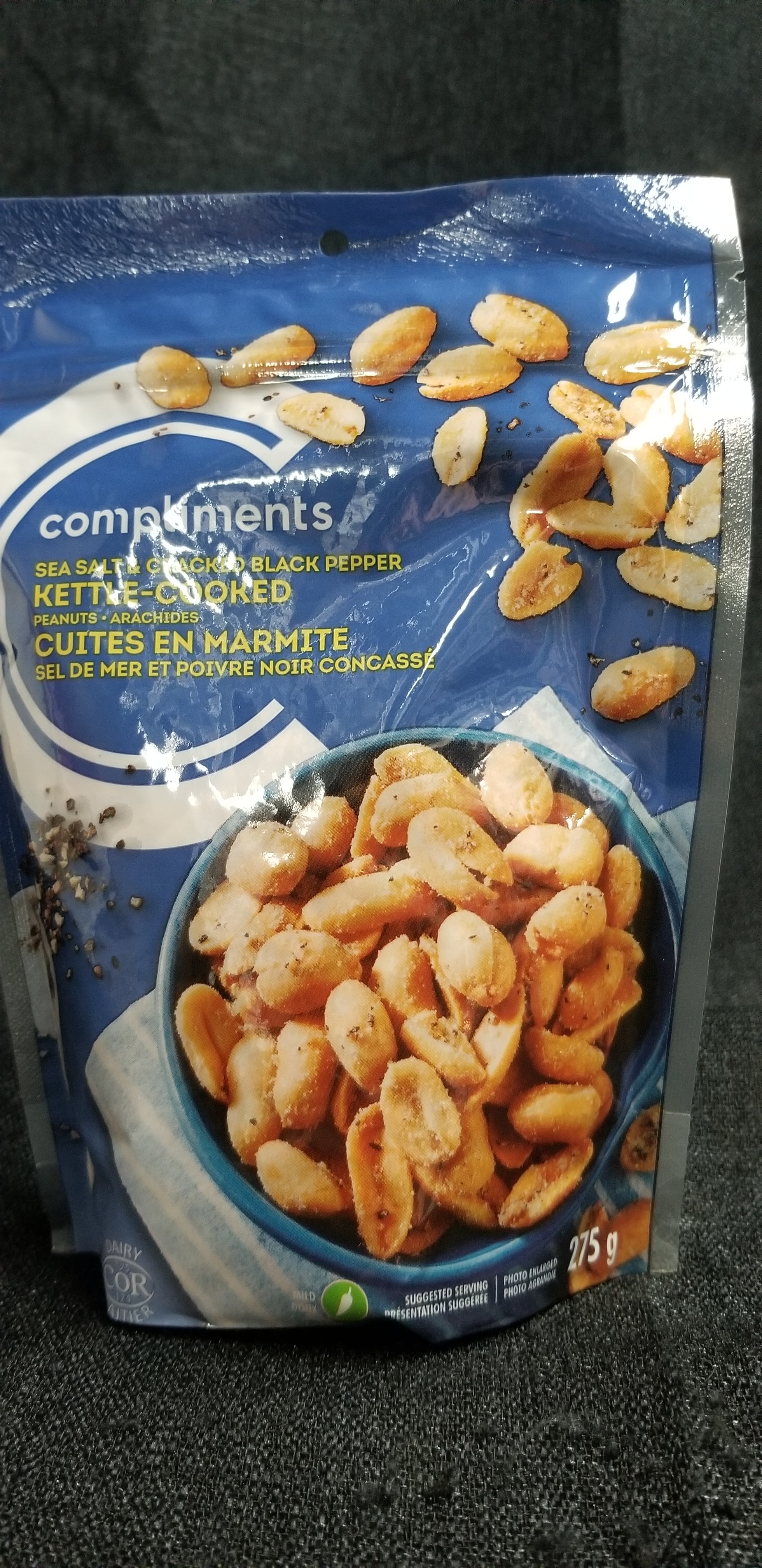 Compliments Sea Salt & Cracked Black Pepper Kettle-Cooked Peanuts 275 g