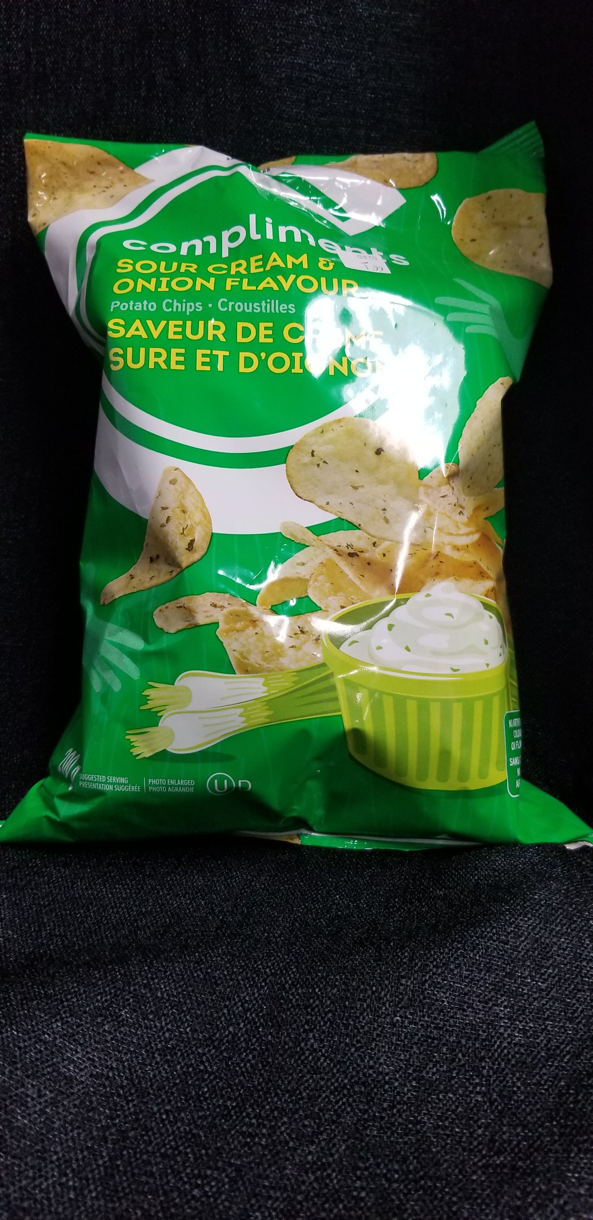 Compliments Sour Cream & Onion Potato Chips 200g